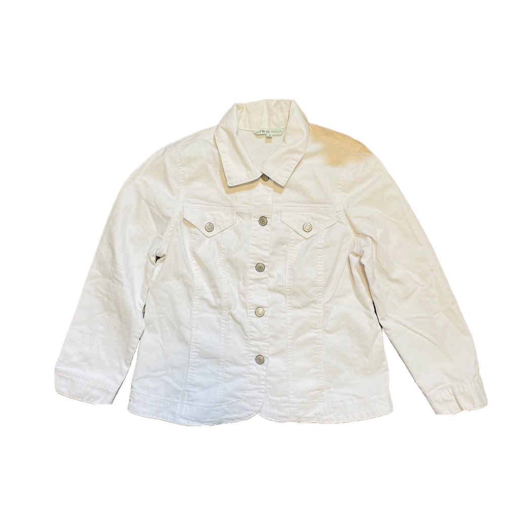 Cleo petites white denim button down jacket size medium